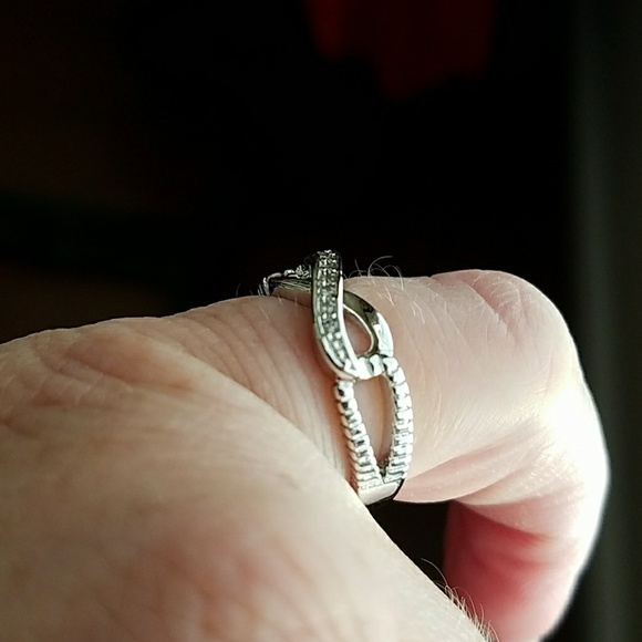 TRENDY .925 STERLING SILVER INFINITY RING - Picture 6 of 8